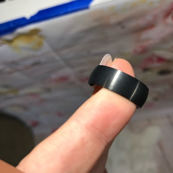 ⚠️ 1 LEFT! Men’s Black brushed titanium ring - Picture 5 of 8